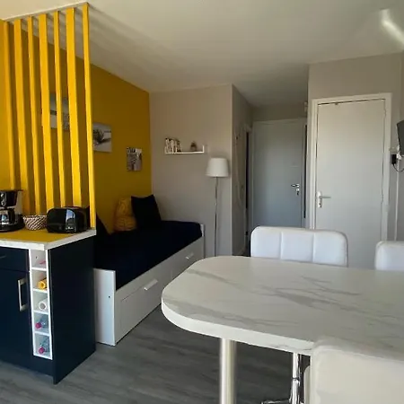Апартаменты Lumineux Et Terrasse Vue Et Jardin *